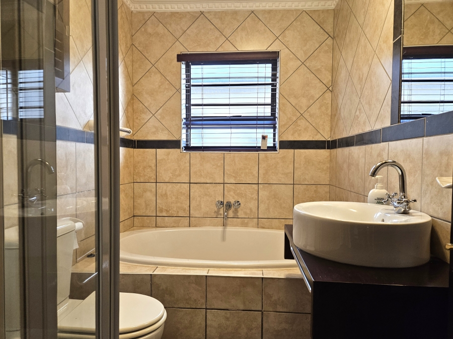 3 Bedroom Property for Sale in Jeffreys Bay Central Eastern Cape